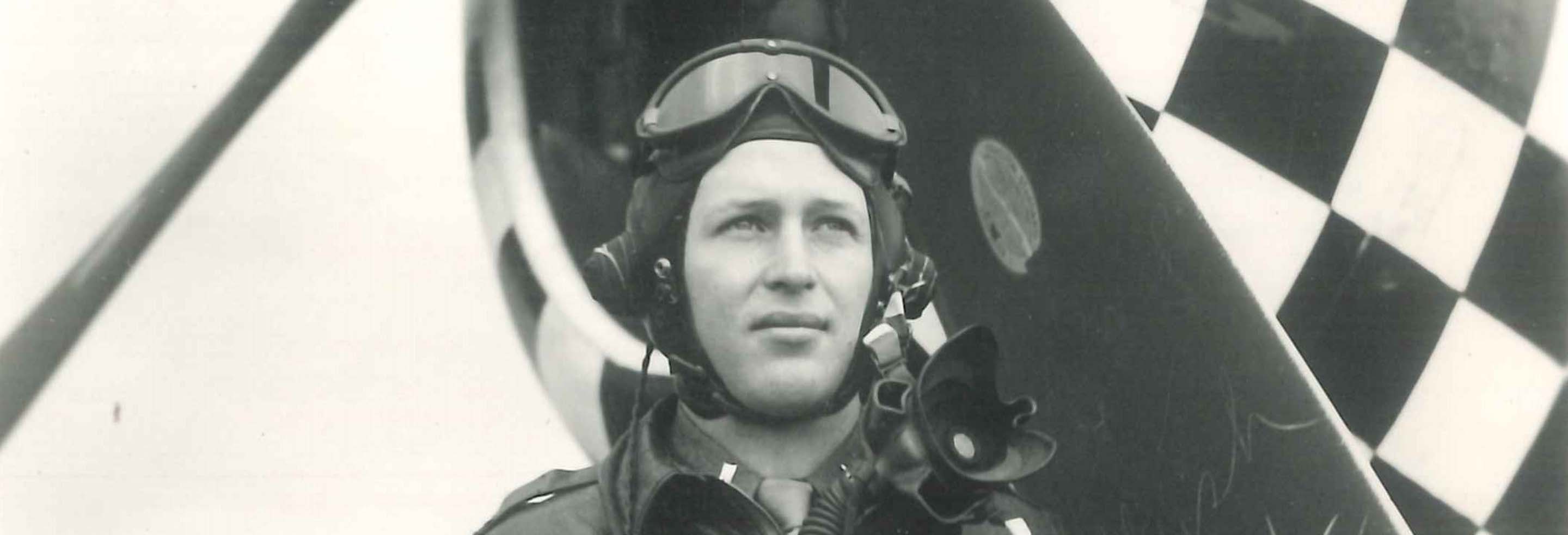 Lonnie Moseley with his P-47 Thunderbolt