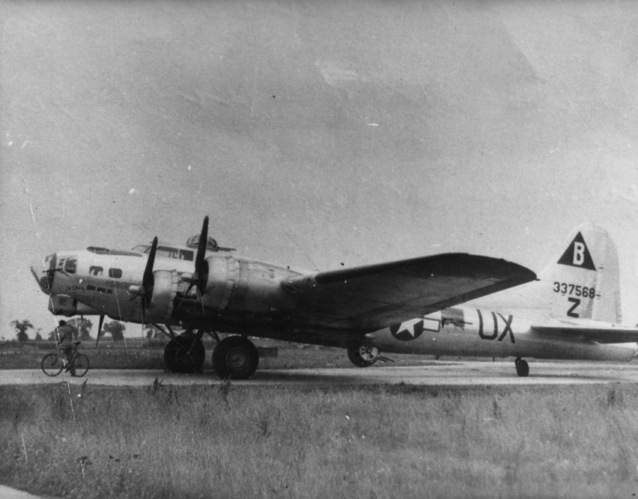 A B-17G Flying Fortress (UX-Z, serial number 43-37568) of the 327th Bomb Squadron, 92nd Bomb Group at Bovington airbase. Handwritten caption on reverse: '327BS B-17G at Bovington.'