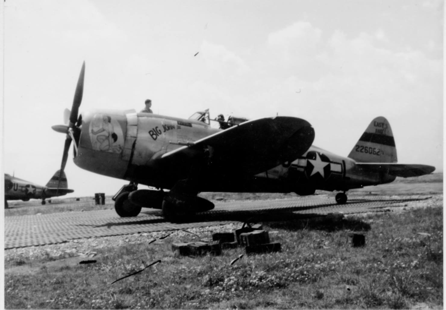 Asisbiz 41 6196 P-47C Thunderbolt 4FG334FS QPP Kicking Mule LLt John F Lutz  ltr KIA over North Sea 4th May 1943 FRE13295