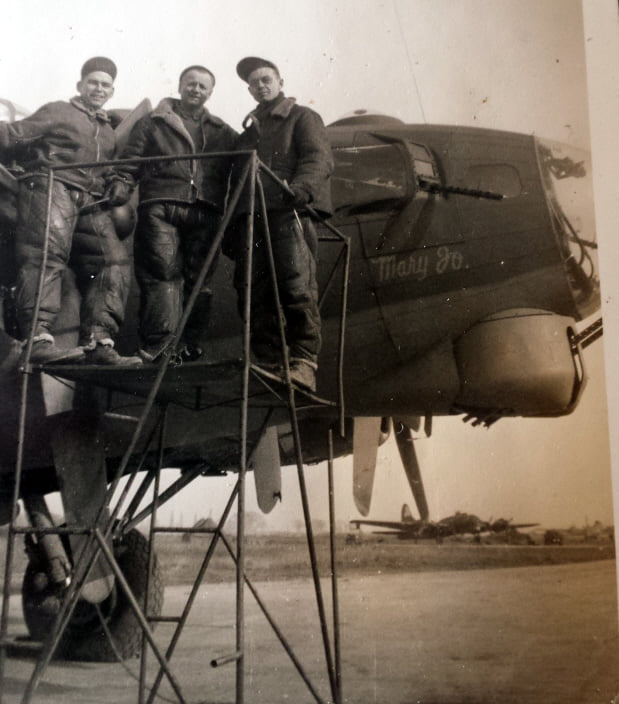 42-31915 | American Air Museum