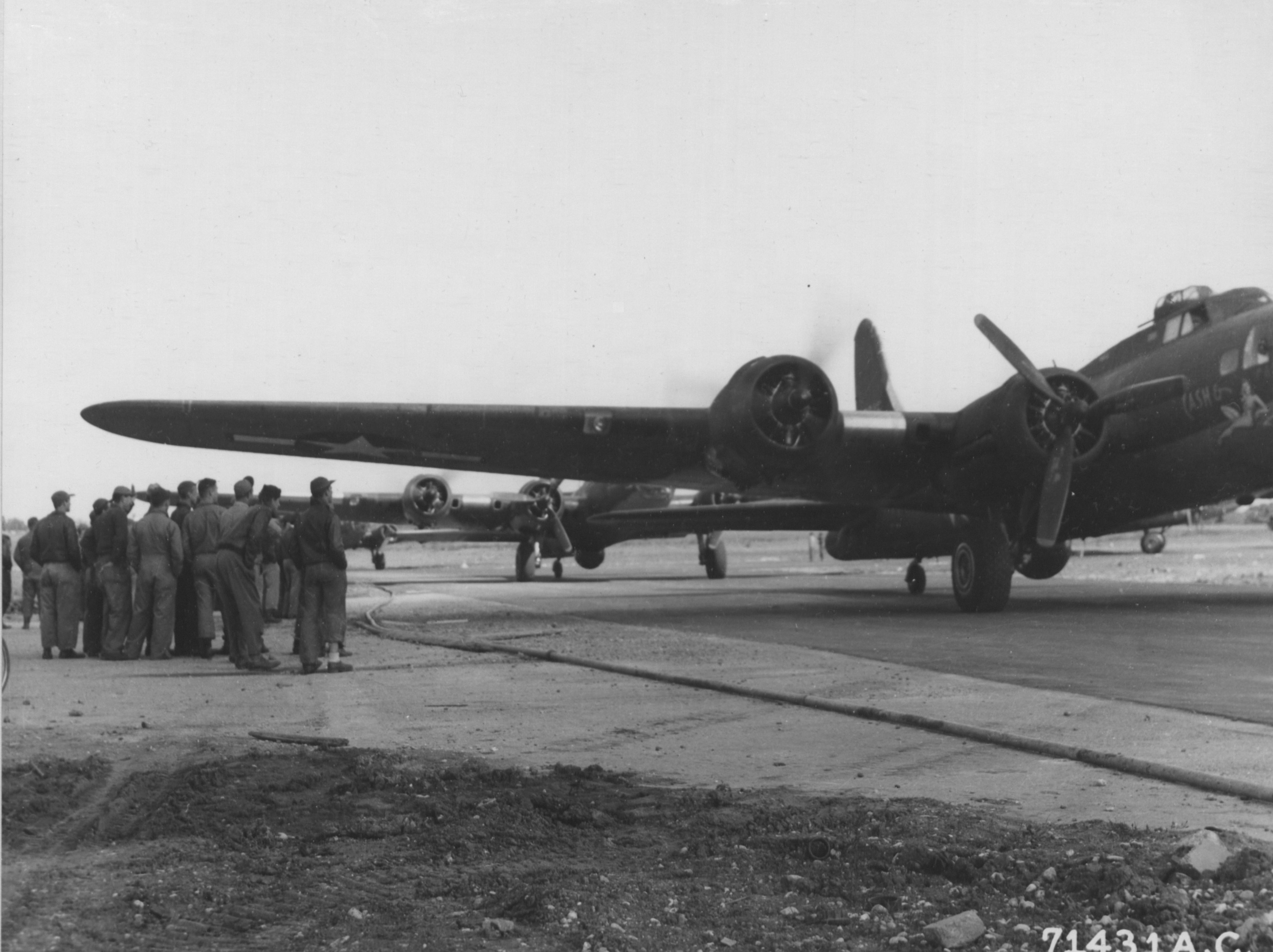 42-5915 | American Air Museum