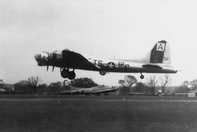 Robert M Schrader | American Air Museum